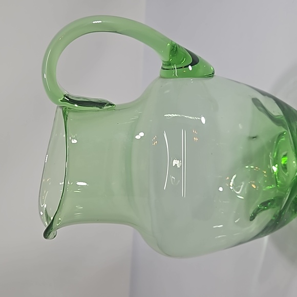 Vintage Green Glass Crimped Bottom Applied Handle Pitcher - Picture 3 of 9